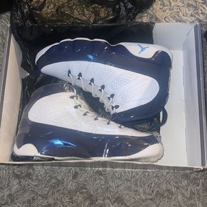 Air Jordan 9 Retro 9/10 worn once